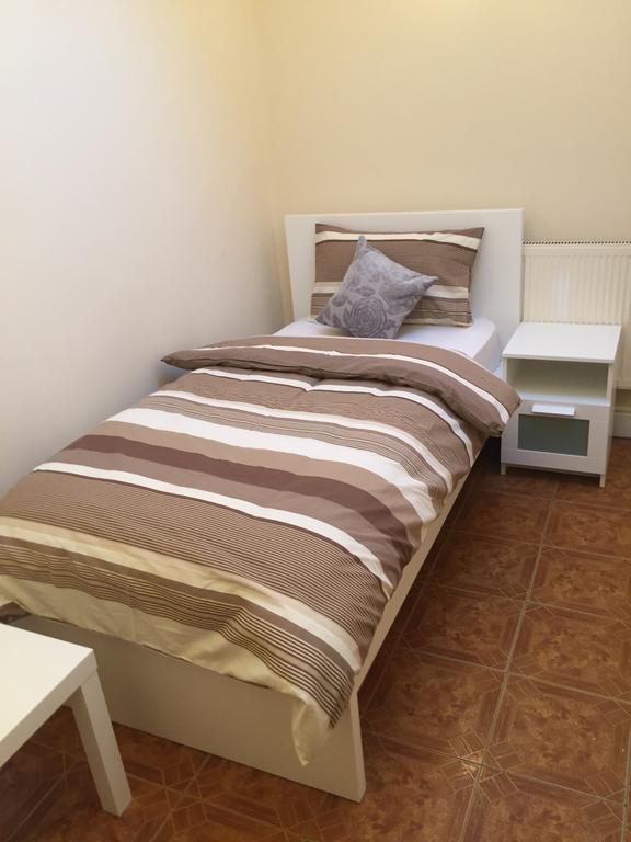 אילפורד Avenue Inn מראה חיצוני תמונה