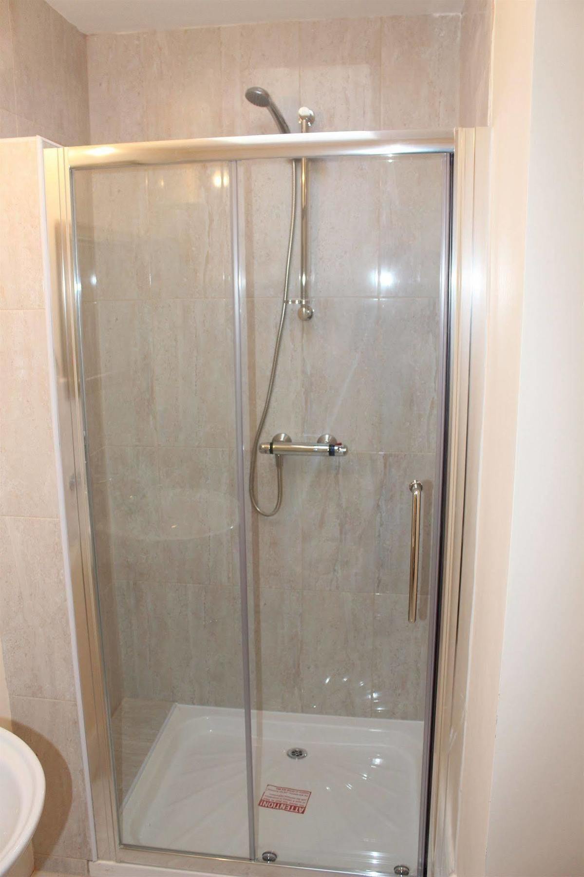 אילפורד Avenue Inn מראה חיצוני תמונה
