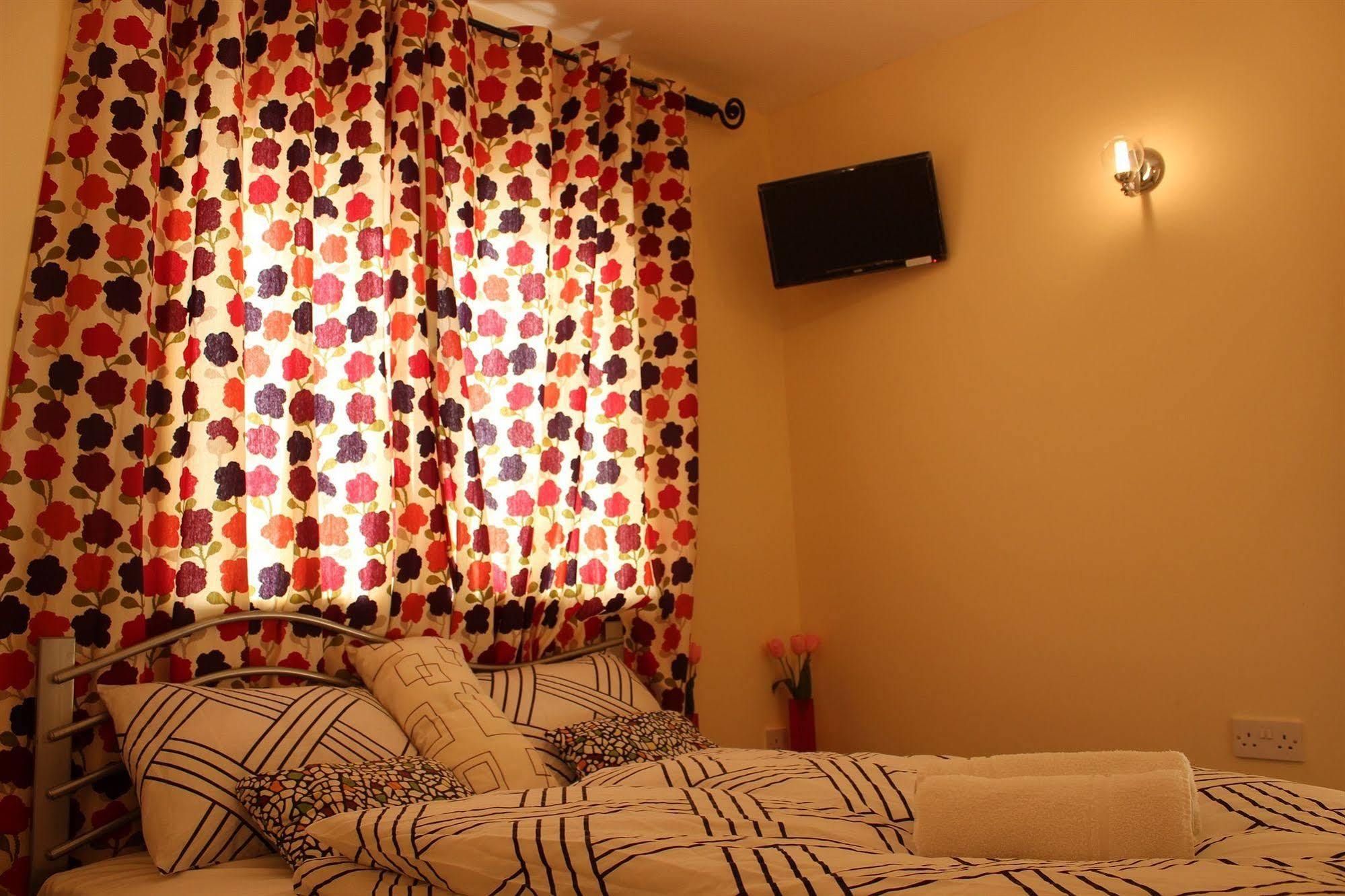 אילפורד Avenue Inn מראה חיצוני תמונה